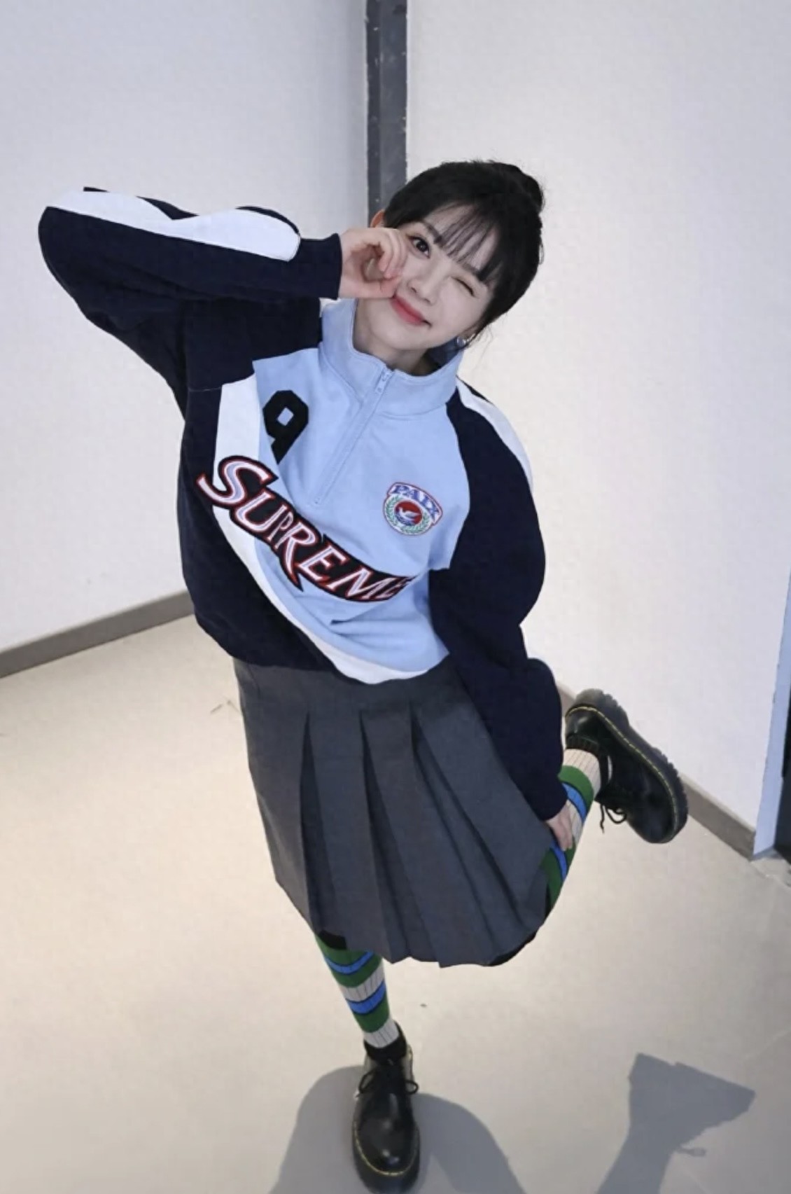 看两位“公主”田曦薇毛晓慧私服怎么搭才有范？甜酷风和松弛感