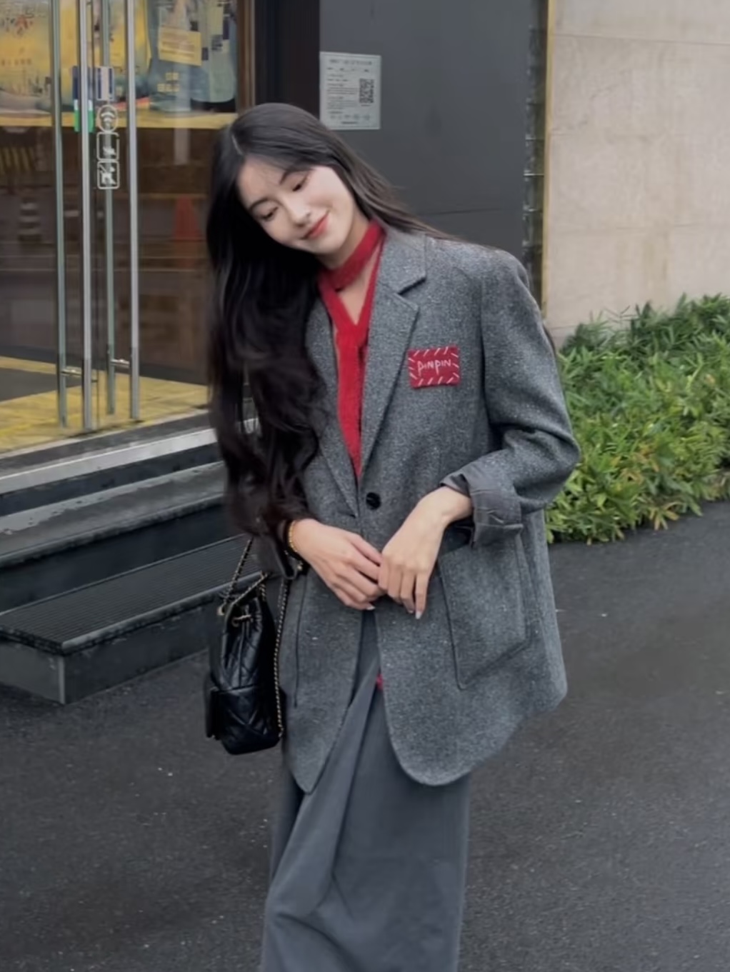 看两位“公主”田曦薇毛晓慧私服怎么搭才有范？甜酷风和松弛感