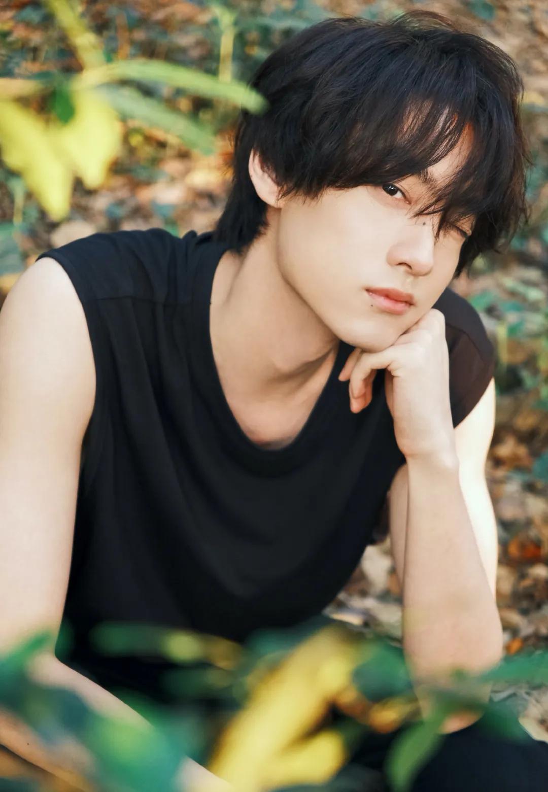 把松弛感刻进DNA！田栩宁私服穿搭教科书来了！