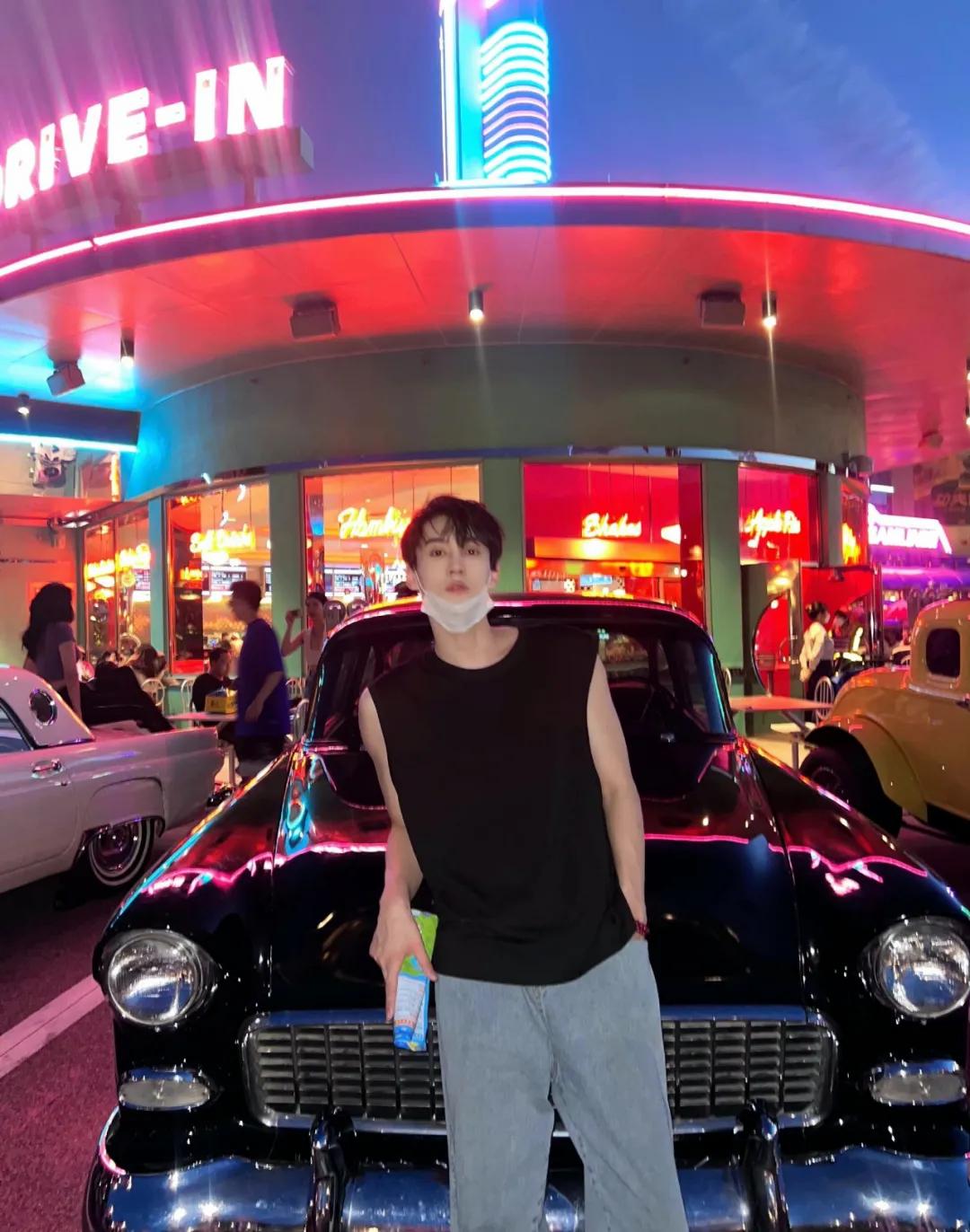 把松弛感刻进DNA！田栩宁私服穿搭教科书来了！