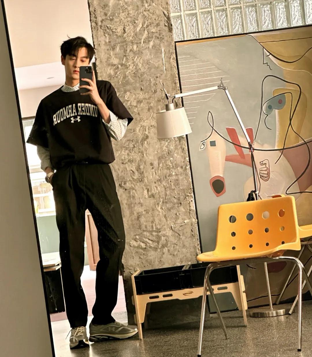 把松弛感刻进DNA！田栩宁私服穿搭教科书来了！