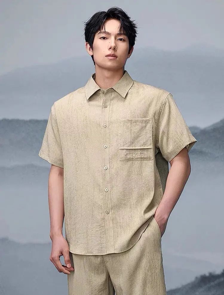 告别“工服感”！海澜之家短袖衬衫，这样搭出高级休闲风！