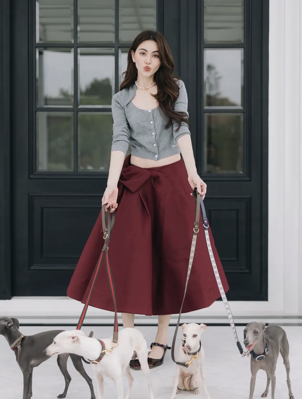 泰国女星Mai的私人衣柜大揭秘，基础款单品搭出的时尚，快来学习