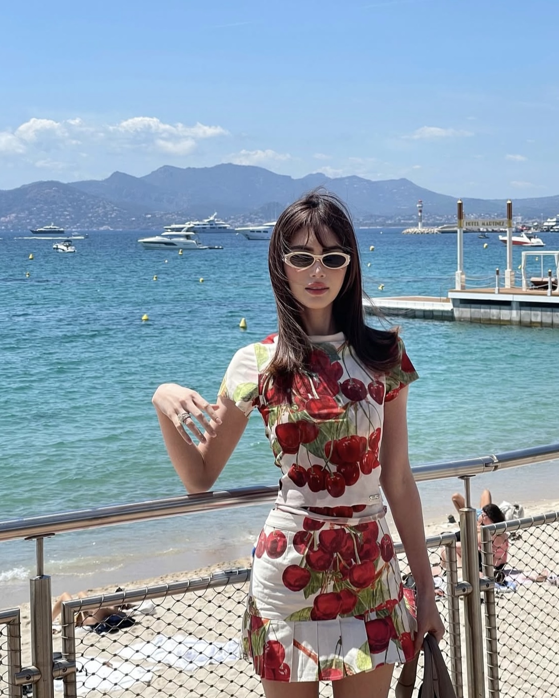 泰国女星Mai的私人衣柜大揭秘，基础款单品搭出的时尚，快来学习