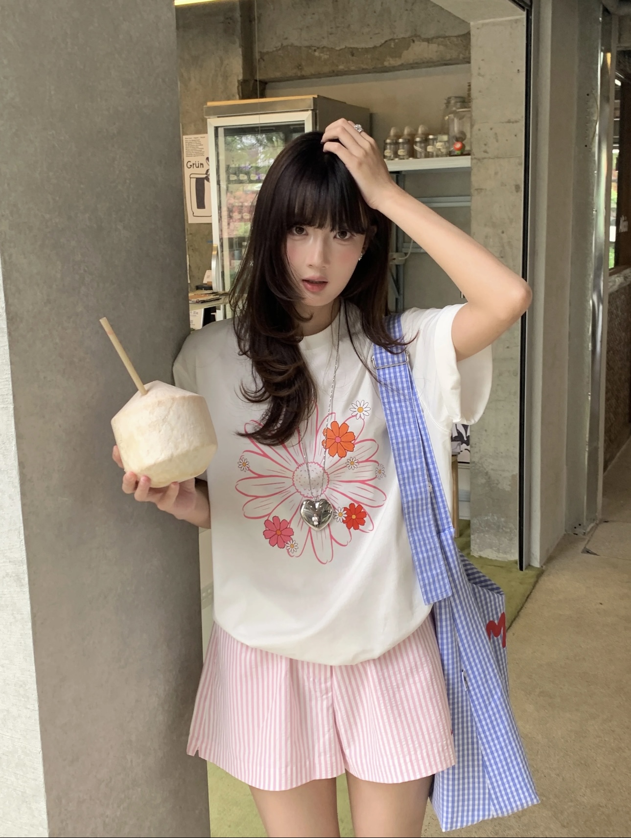 泰国女星Mai的私人衣柜大揭秘，基础款单品搭出的时尚，快来学习