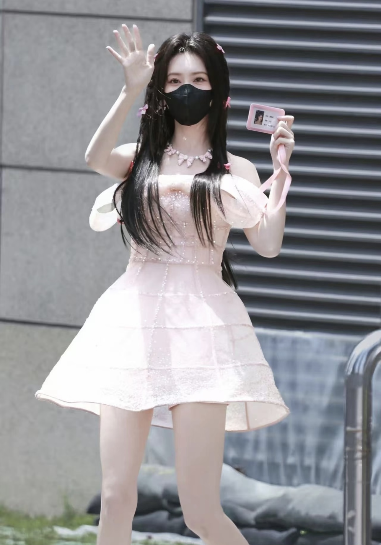 细数孟子义那些“花里胡哨”的穿搭，是时髦“浓人”，轻松驾驭