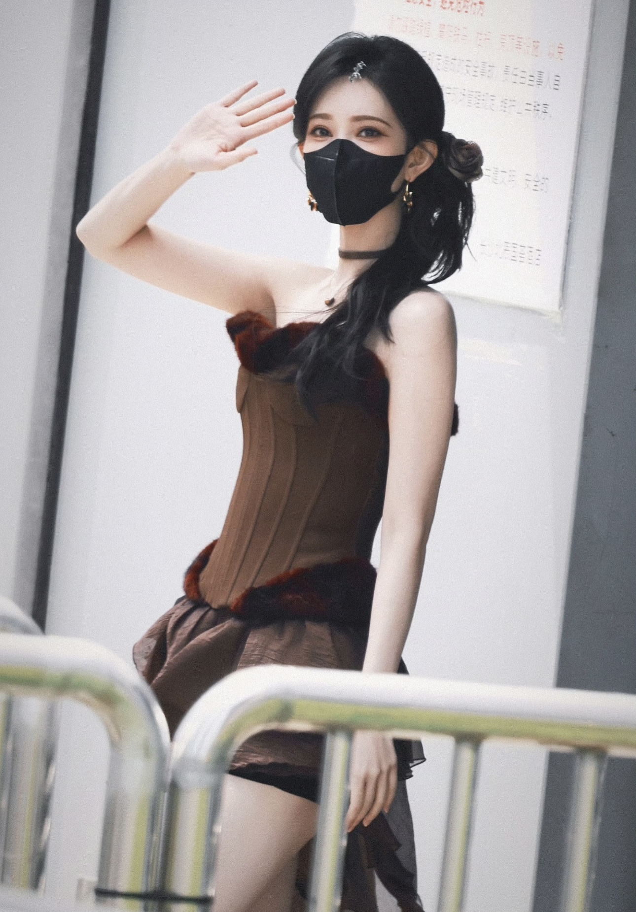 细数孟子义那些“花里胡哨”的穿搭，是时髦“浓人”，轻松驾驭