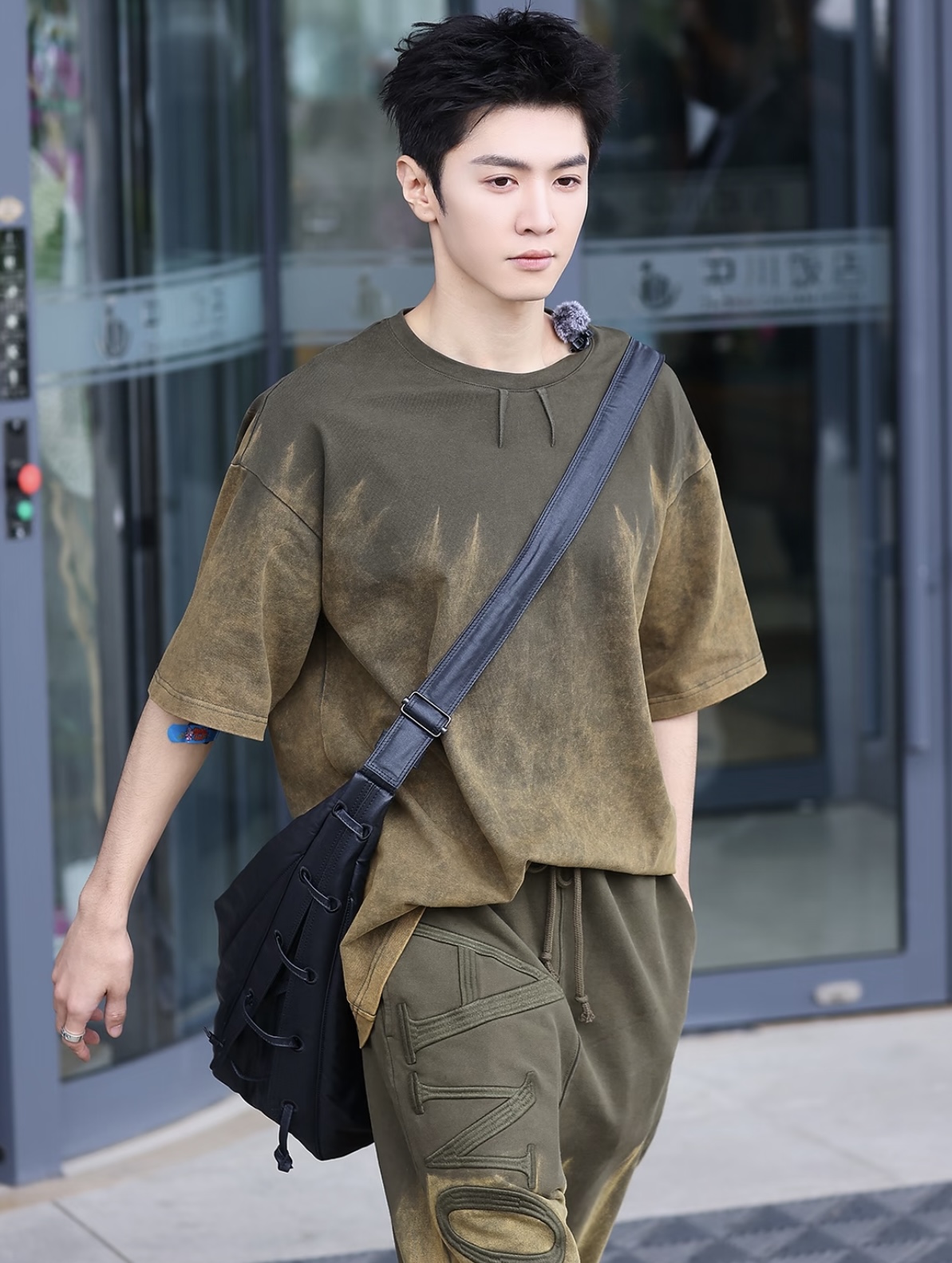 曾舜晞、陈哲远穿搭指南：清爽又夏天，不费力的少年感