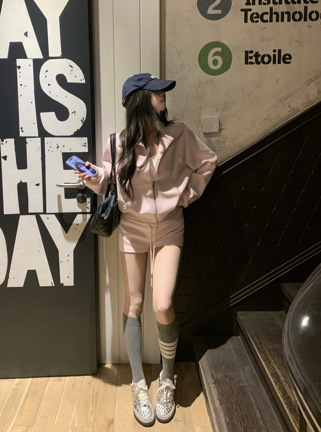 早秋的第一套穿搭怎么选？时尚、舒适是首选，适合淡人的初秋look