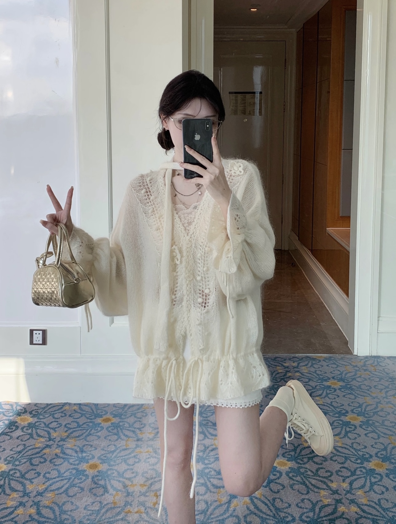 早秋的第一套穿搭怎么选？时尚、舒适是首选，适合淡人的初秋look