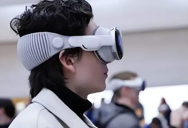 vivo Vision即将登场，价格只有苹果Vision Pro的六分之一