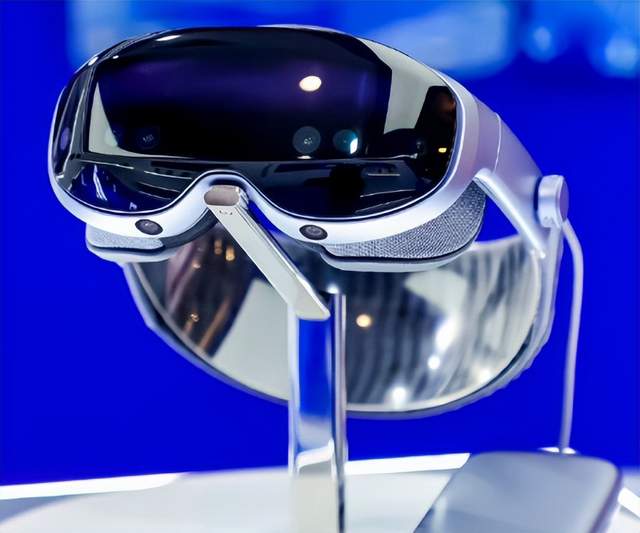 vivo Vision即将登场，价格只有苹果Vision Pro的六分之一