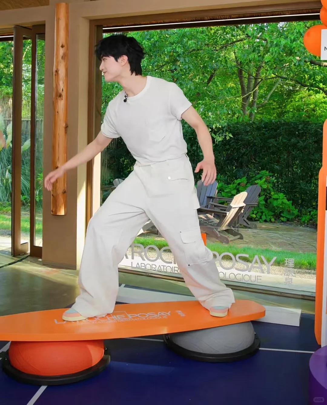 我天！男生把白裤子搭得这么好看，是合法的吗？