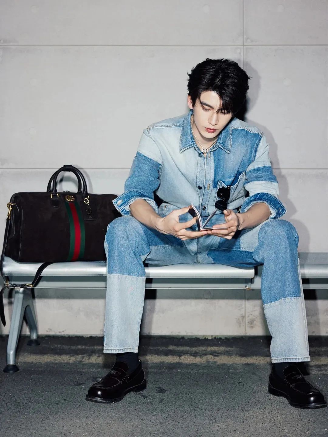 教你低门槛复制宋威龙张凌赫的“牛仔氛围感”穿搭秘诀！