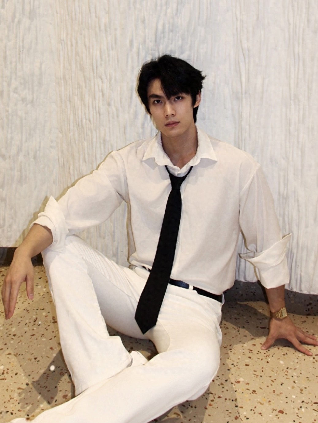 男生穿搭加分神器：基本款配饰大合集，点缀时尚