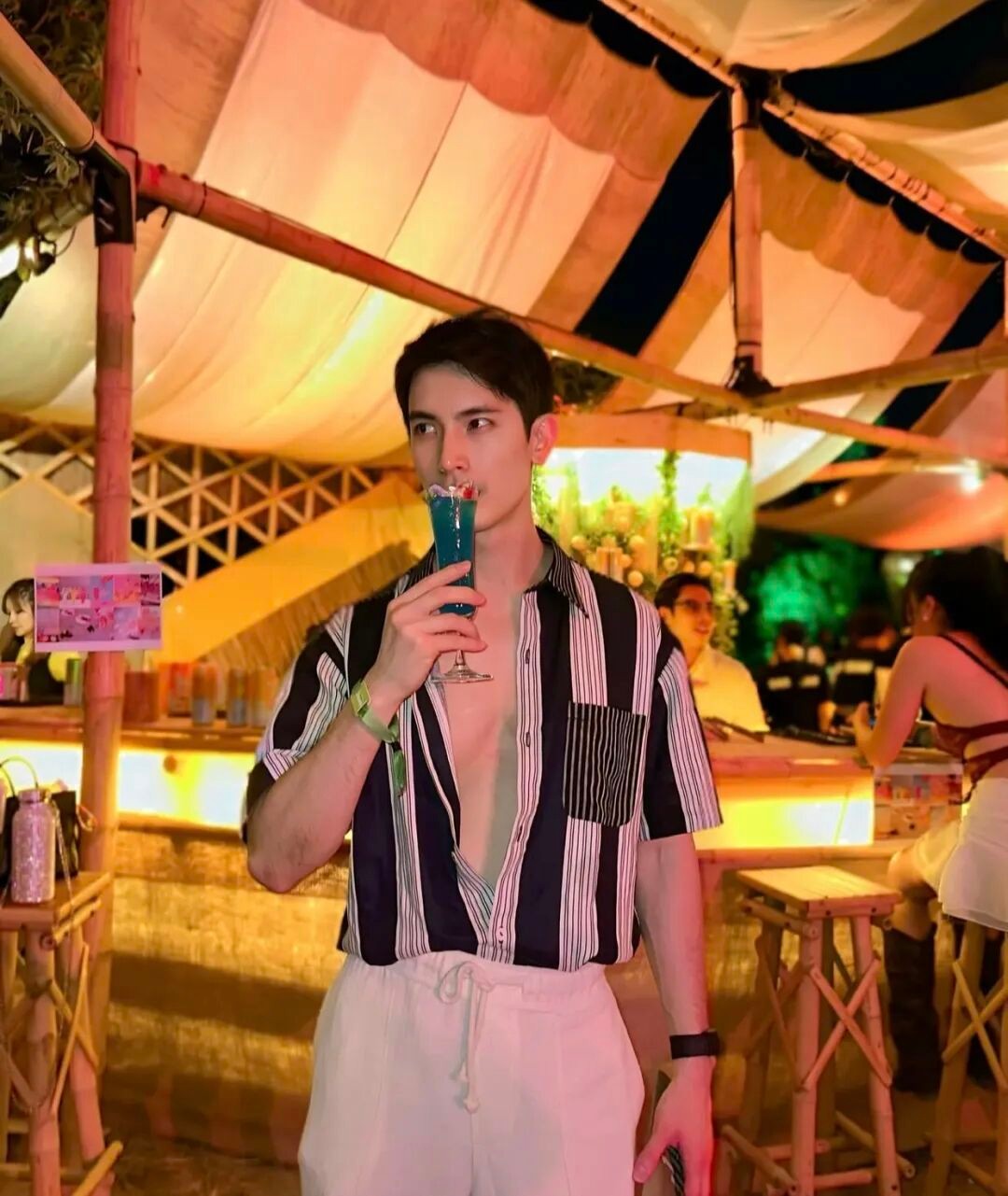 泰星SonYuKe的穿衣心得曝光：不紧绷的性感+衣冠楚楚的满分示范！