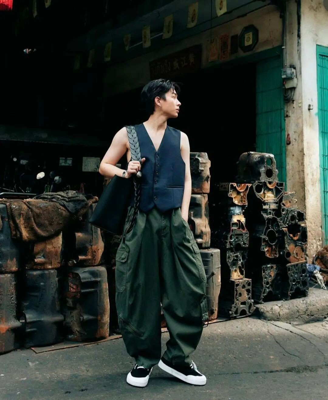 工装裤与秋天的搭配：文艺男生的松弛感穿搭是如何养成的？