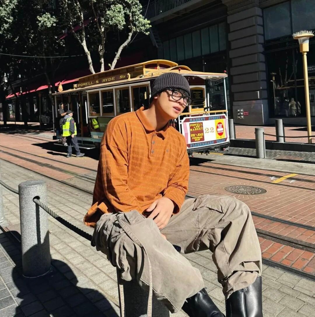 工装裤与秋天的搭配：文艺男生的松弛感穿搭是如何养成的？