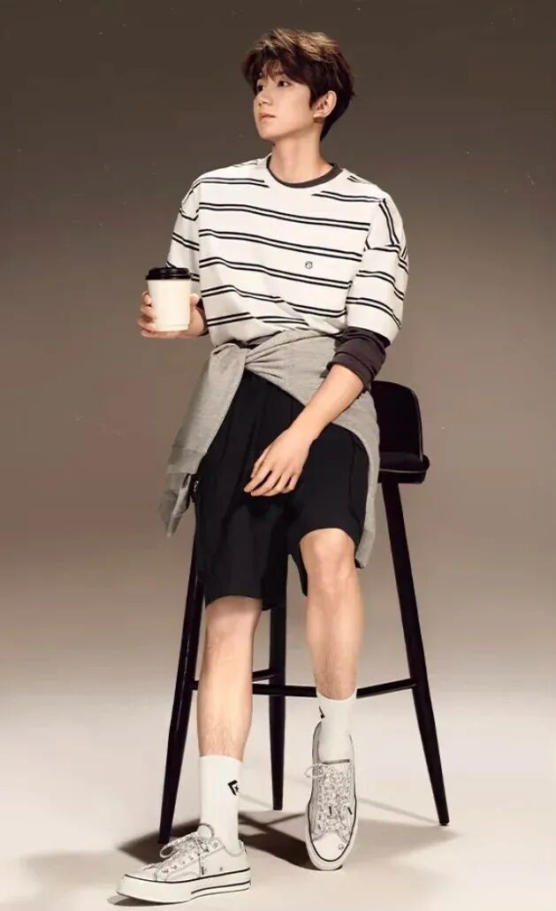 少年感永不褪色！一双复古帆布鞋是你的青春入场券。