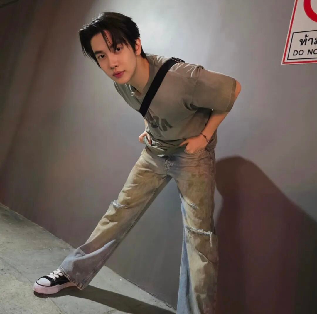 少年感永不褪色！一双复古帆布鞋是你的青春入场券。