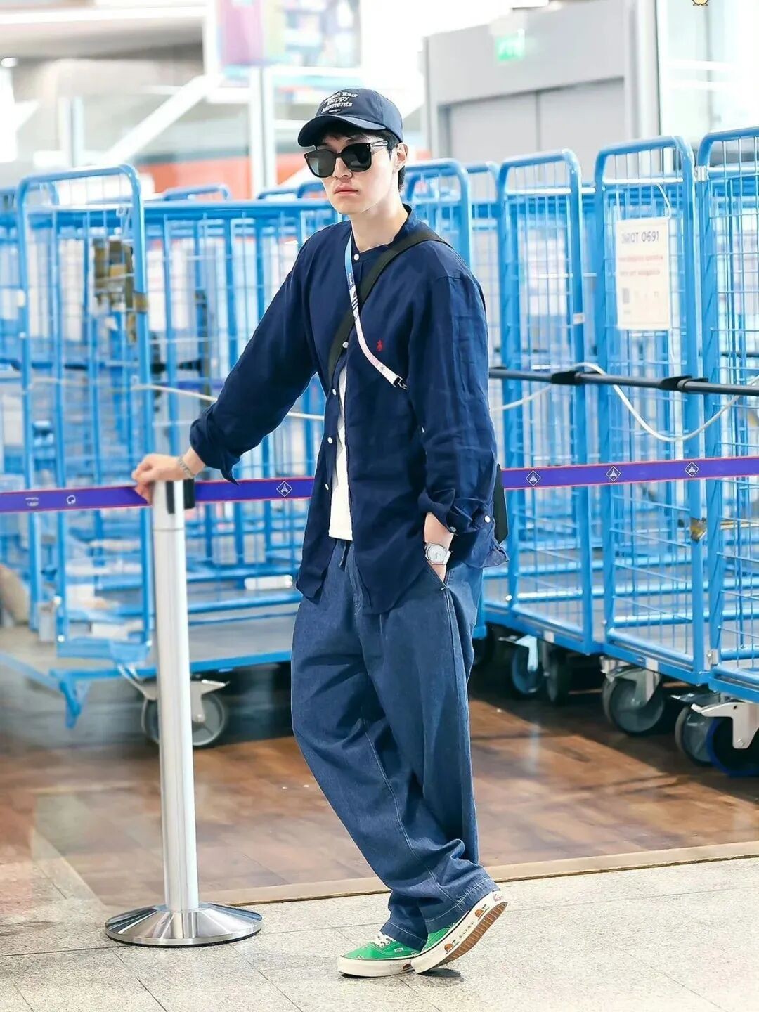 少年感永不褪色！一双复古帆布鞋是你的青春入场券。