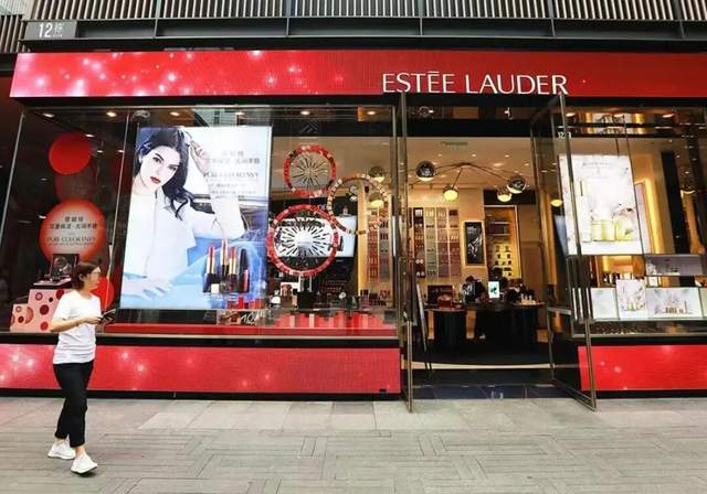 此消彼长的美妆市场，雅诗兰黛不复昔日风采