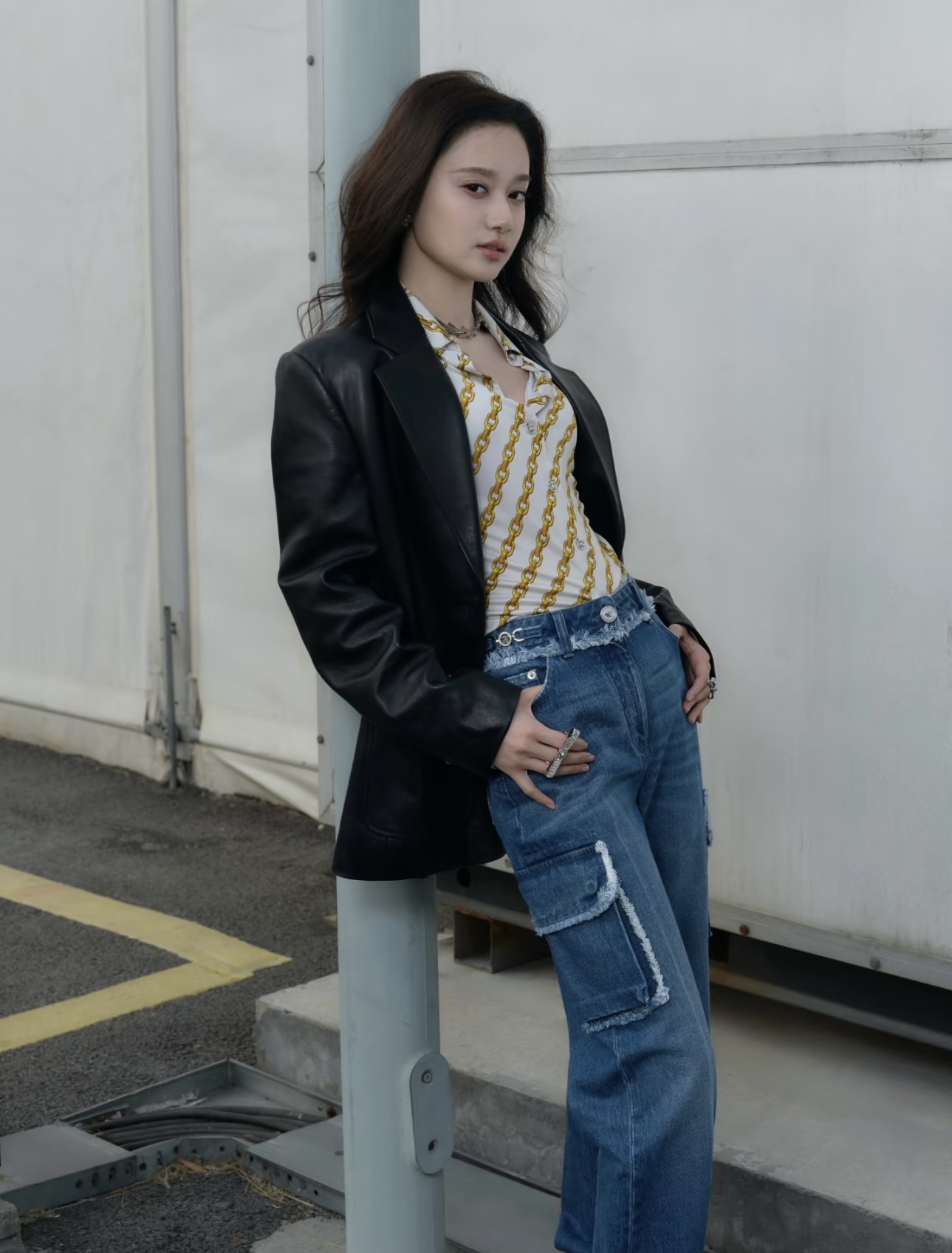 夏秋交替乱穿衣？看卢昱晓李沁夏梦私服穿搭，秋日氛围感来了