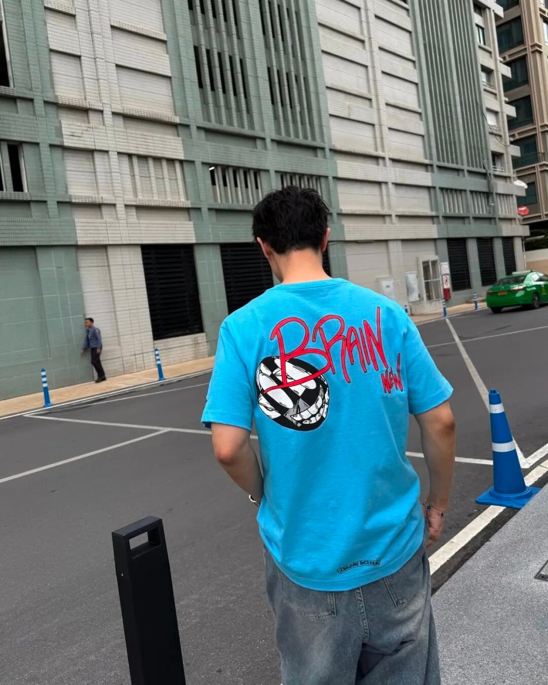 做个“不普通”的普通人：靠一件个性短袖和它的神仙搭档。