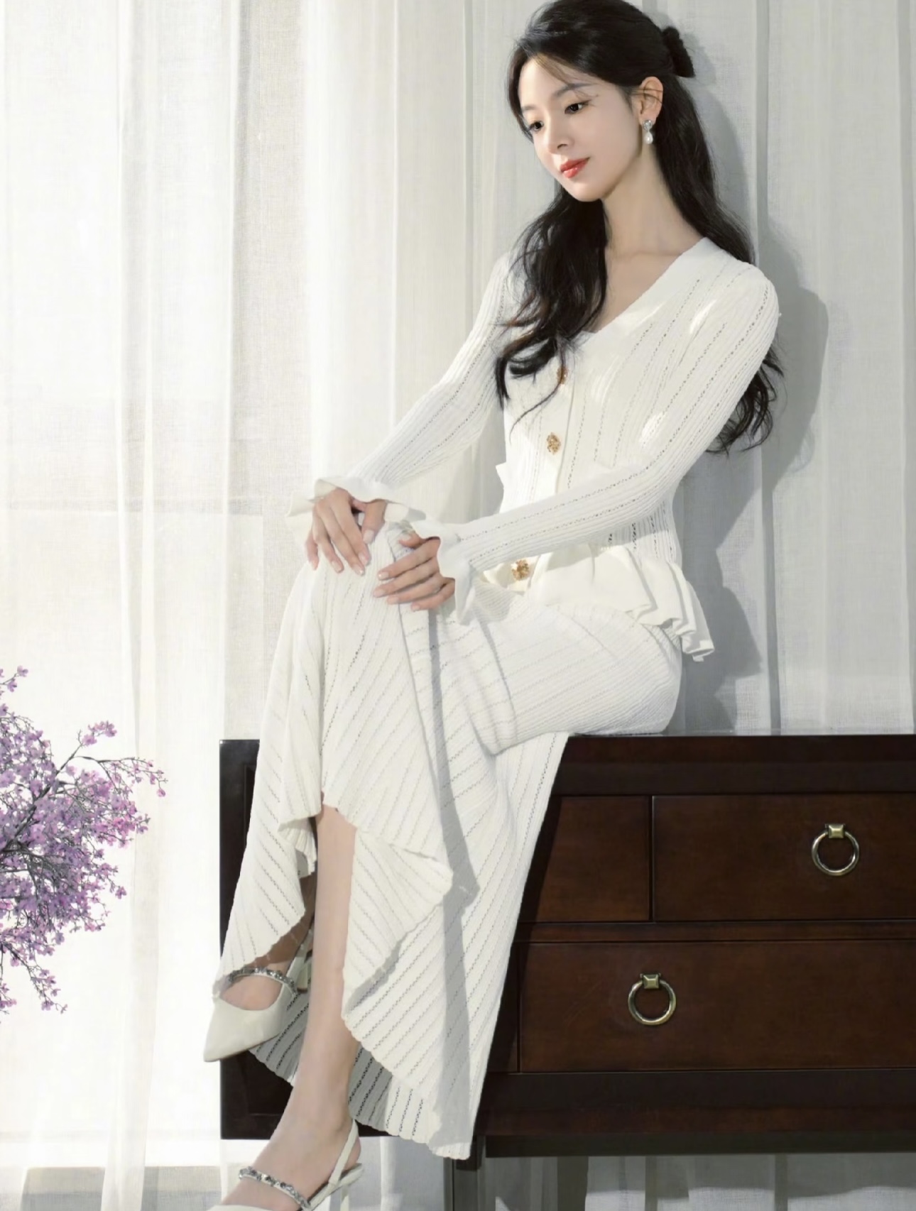 林允陈瑶包上恩新剧各显各美，私服穿搭时尚百变，你最get到谁