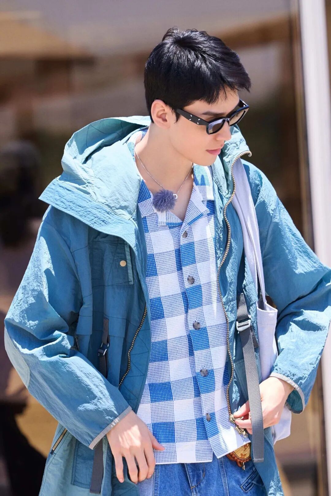 从“普通好看”到“龚俊级惊艳”，你的外套只差这些细节。