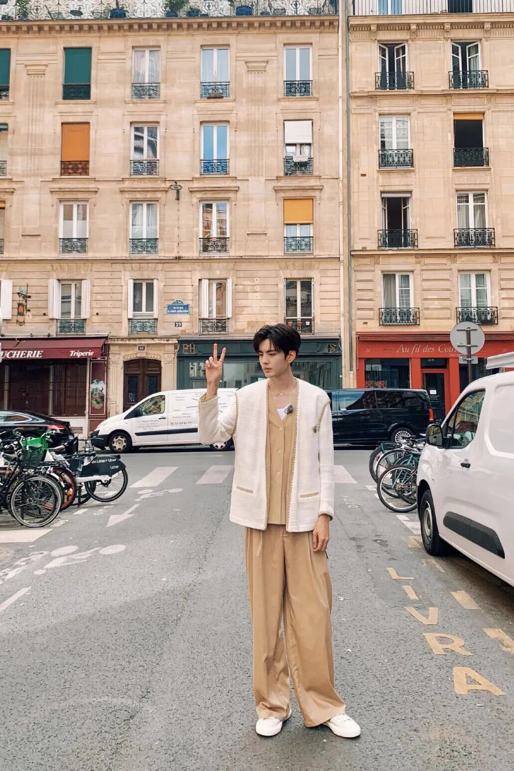 从“普通好看”到“龚俊级惊艳”，你的外套只差这些细节。