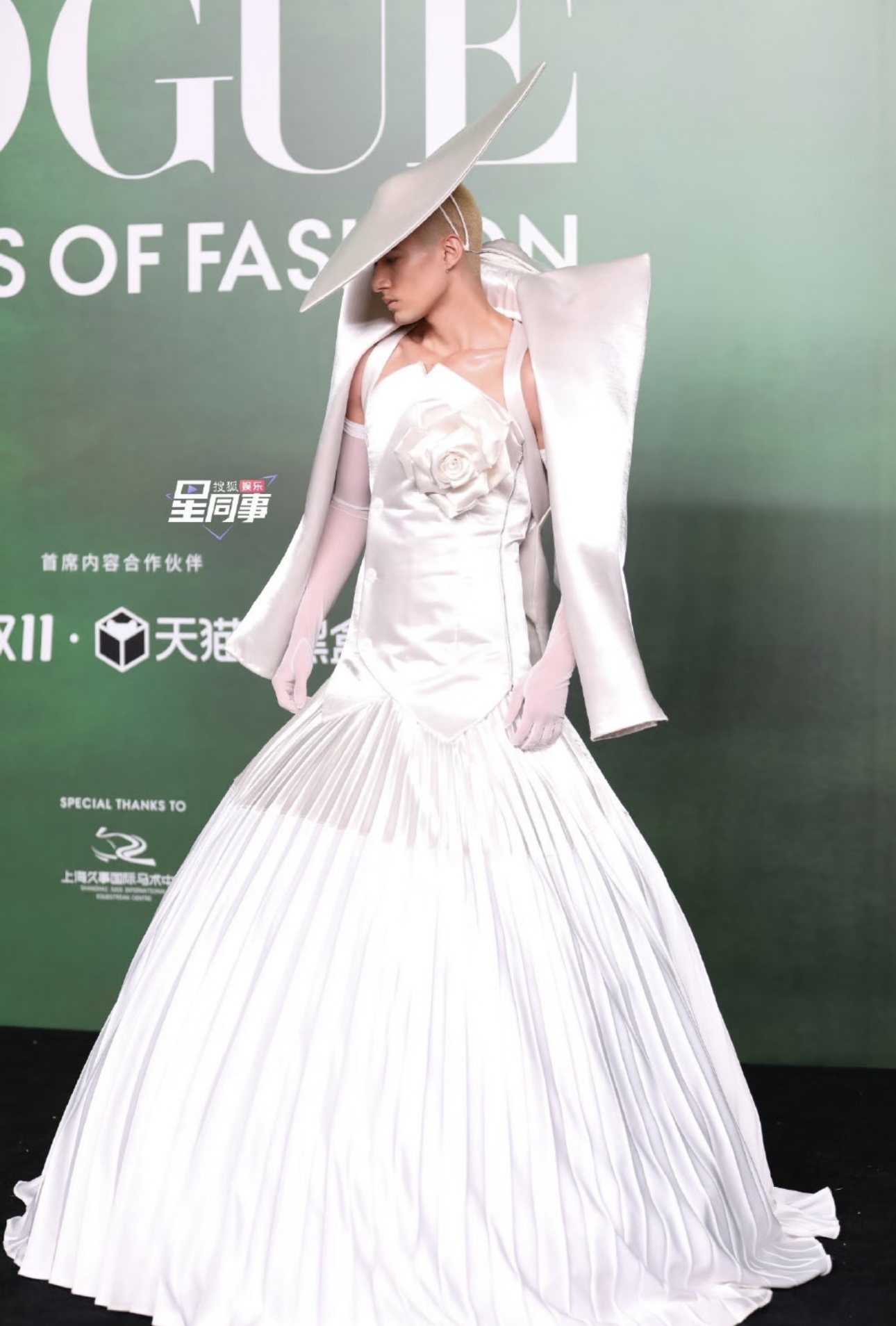 VOGUE时尚之力盛会，以花为名，让众星闪耀红毯