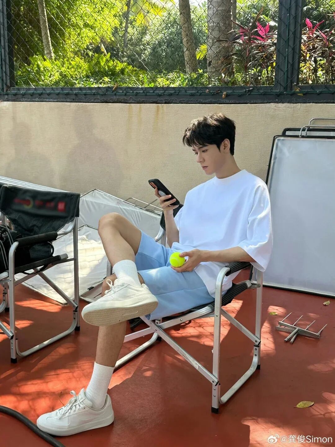 “松弛”与“邋遢”一线之隔：男生短裤品味提升搭配指南