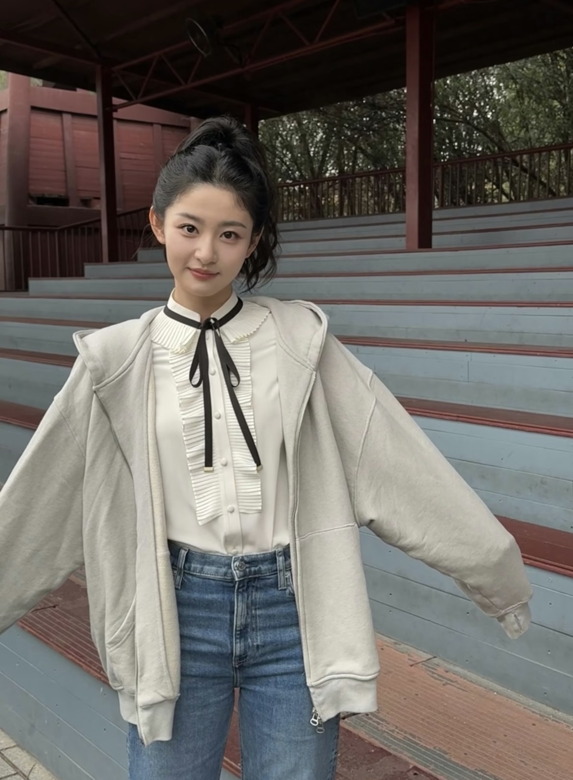 又被赵晴惊艳到了，清瘦又甜美，私服超百搭！超日常！