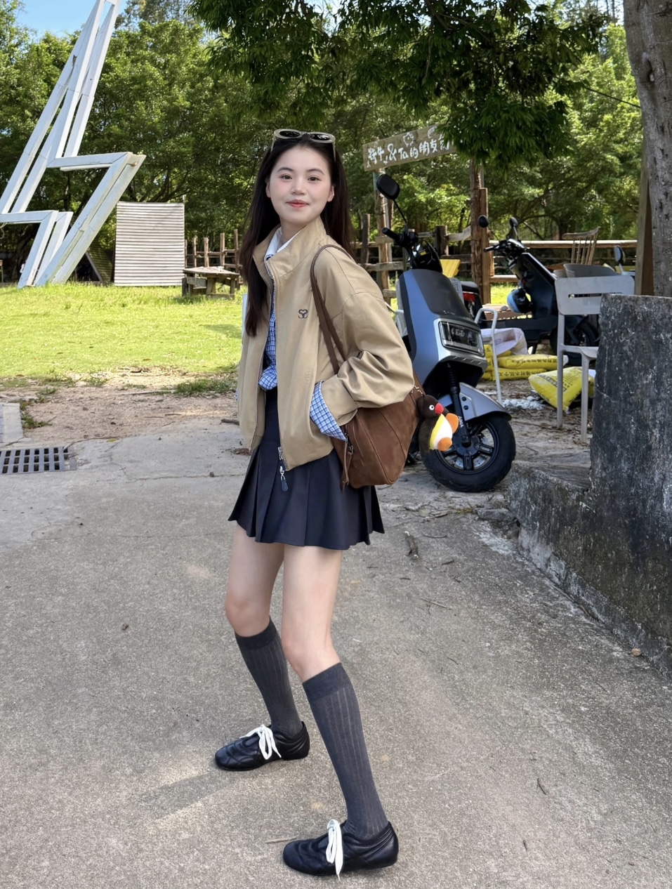 赵露思鞠婧祎是行走的穿搭种草机，小个子女生必备，慵懒又甜美