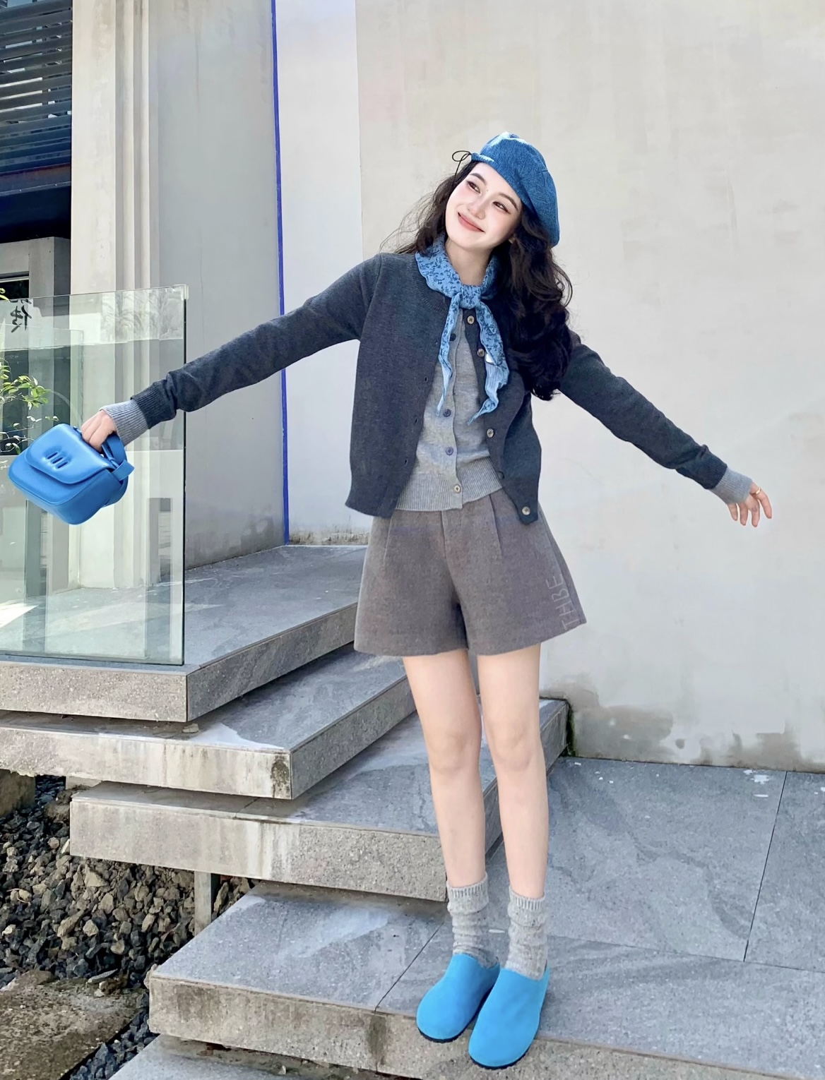 赵露思鞠婧祎是行走的穿搭种草机，小个子女生必备，慵懒又甜美