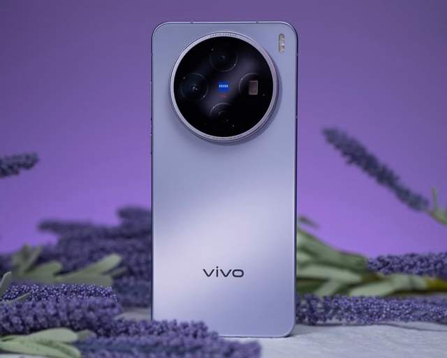 vivo X300系列正式上市，首款国产旗舰亮相