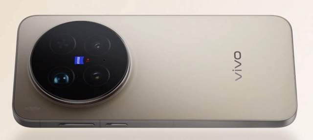 vivo X300系列正式上市，首款国产旗舰亮相