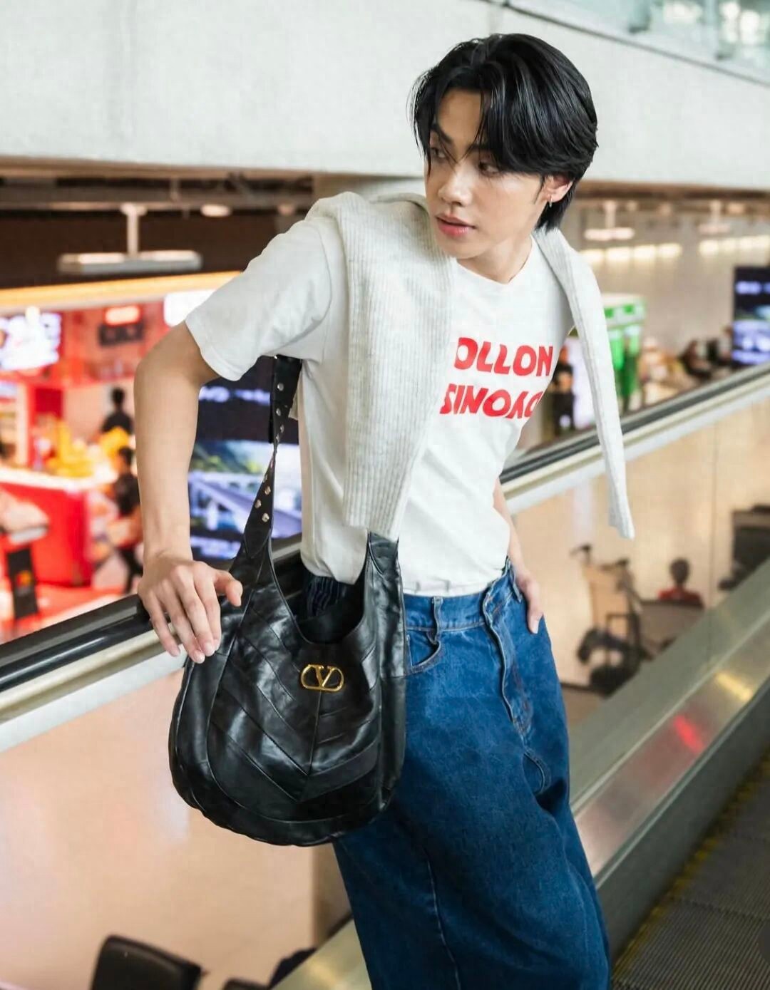 挖到宝藏了！泰国歌手Peemwasu的穿搭，简直是隐藏的时尚教科书！