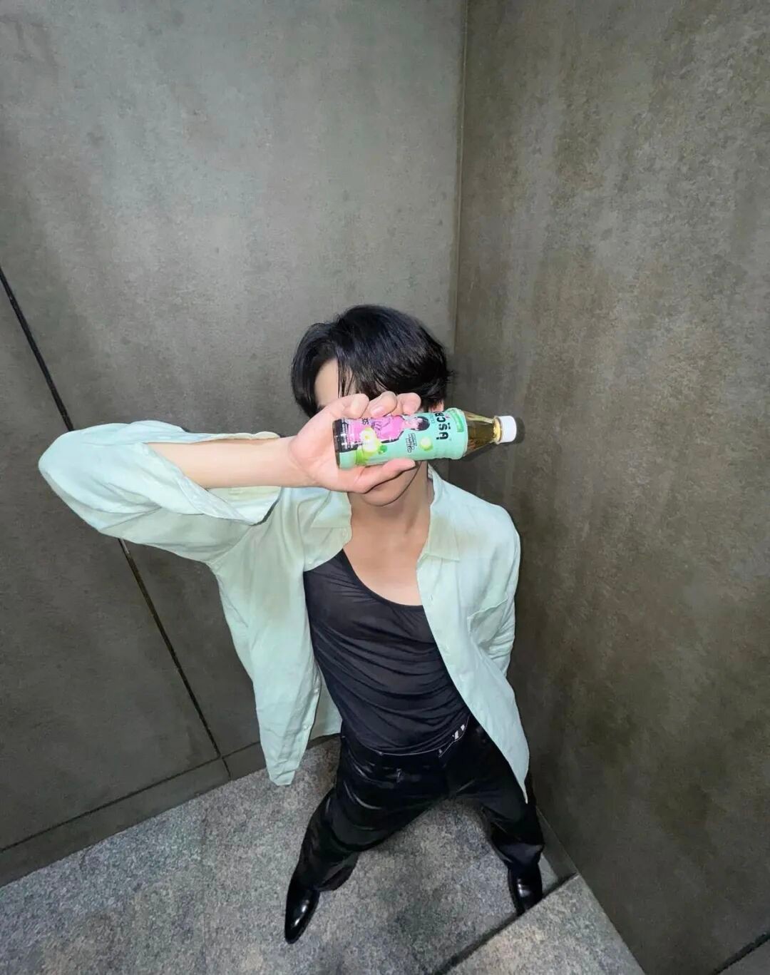 挖到宝藏了！泰国歌手Peemwasu的穿搭，简直是隐藏的时尚教科书！