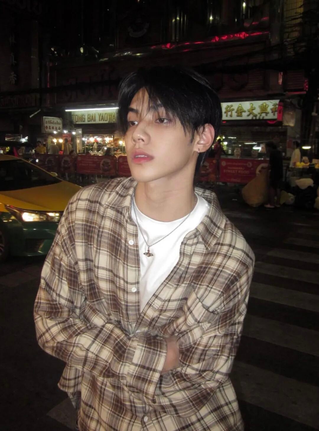 挖到宝藏了！泰国歌手Peemwasu的穿搭，简直是隐藏的时尚教科书！