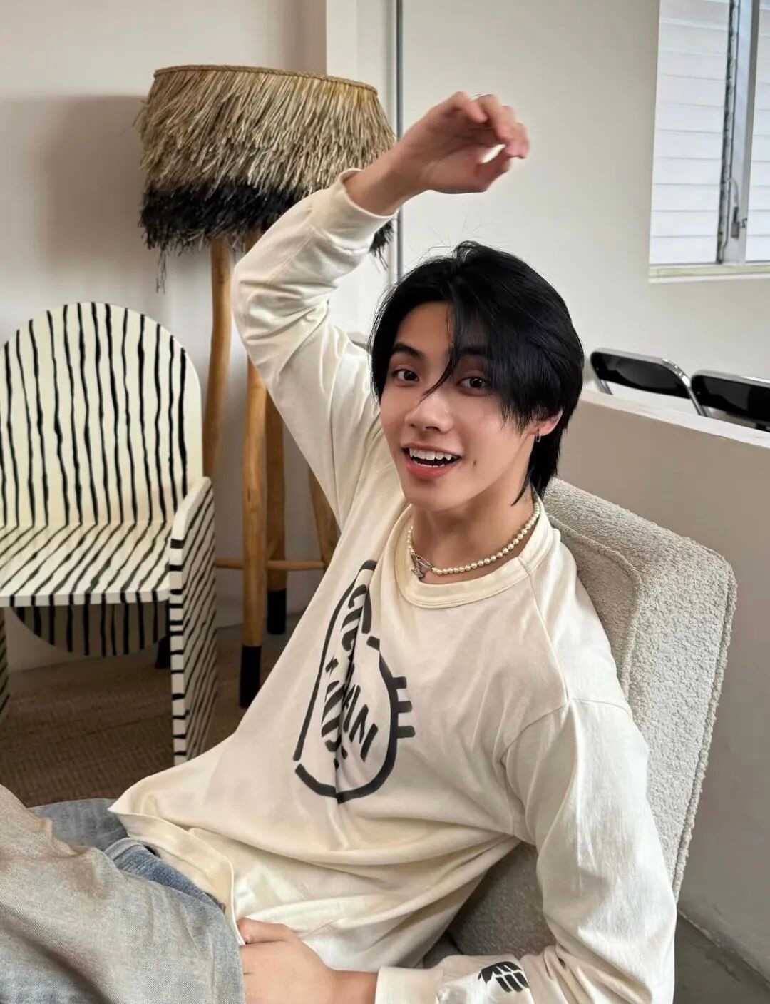 挖到宝藏了！泰国歌手Peemwasu的穿搭，简直是隐藏的时尚教科书！