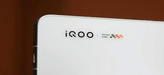 iQOO15正式发布，价格亲民，性能王者，消费者会买单吗？