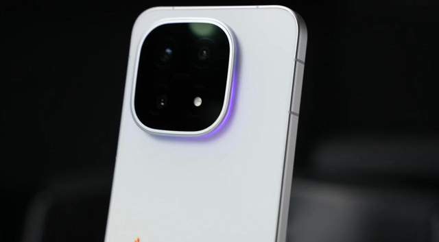 iQOO15正式发布，价格亲民，性能王者，消费者会买单吗？