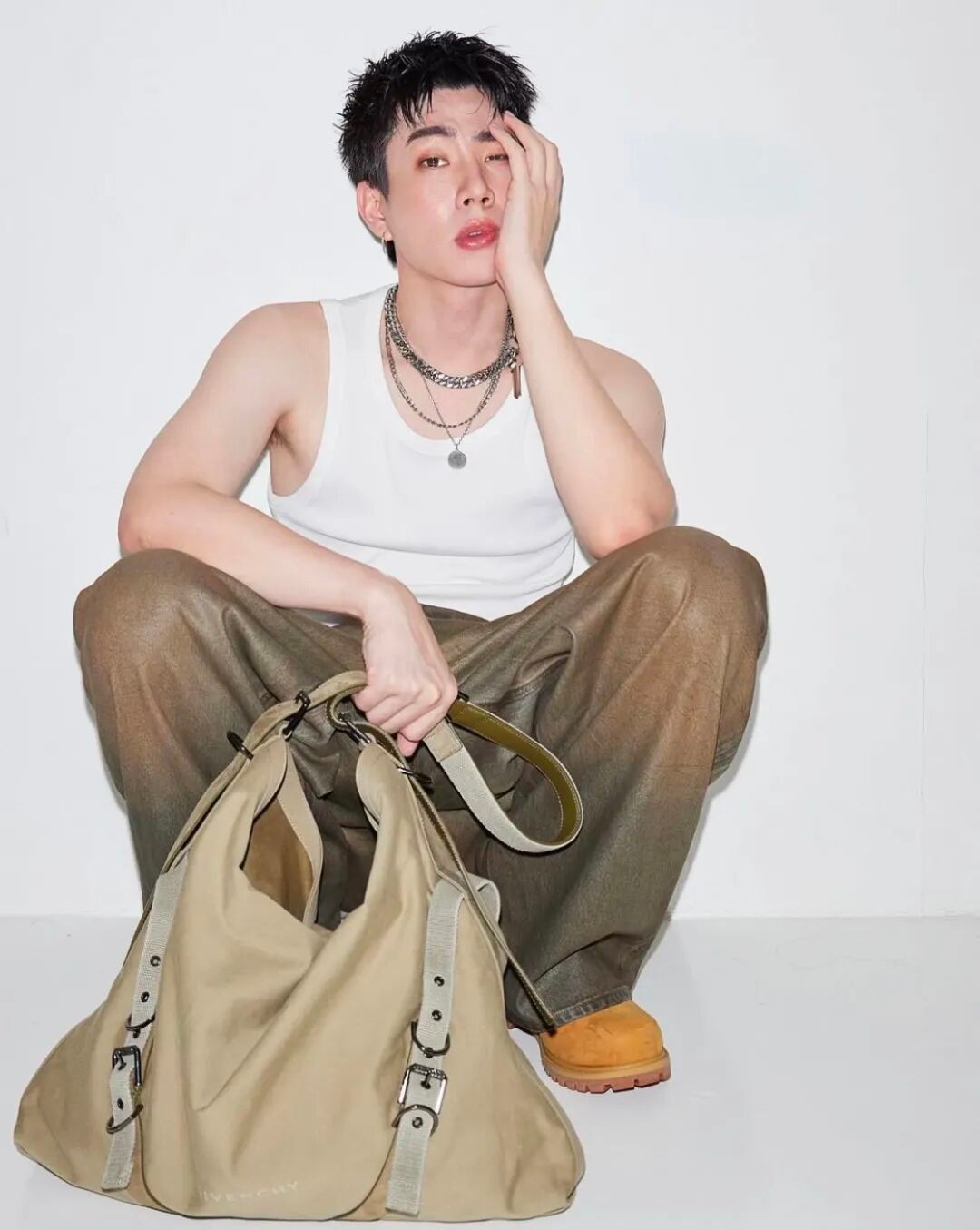 一件背心，两种男人：穿对是荷尔蒙，穿错是地沟油！