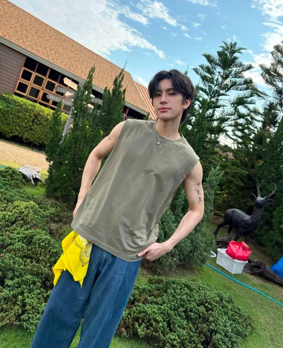 一件背心，两种男人：穿对是荷尔蒙，穿错是地沟油！