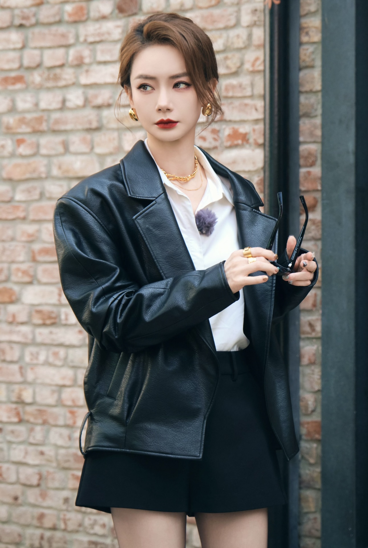 戚薇的四款穿搭，可御姐可活力，好衣品轻松拿捏