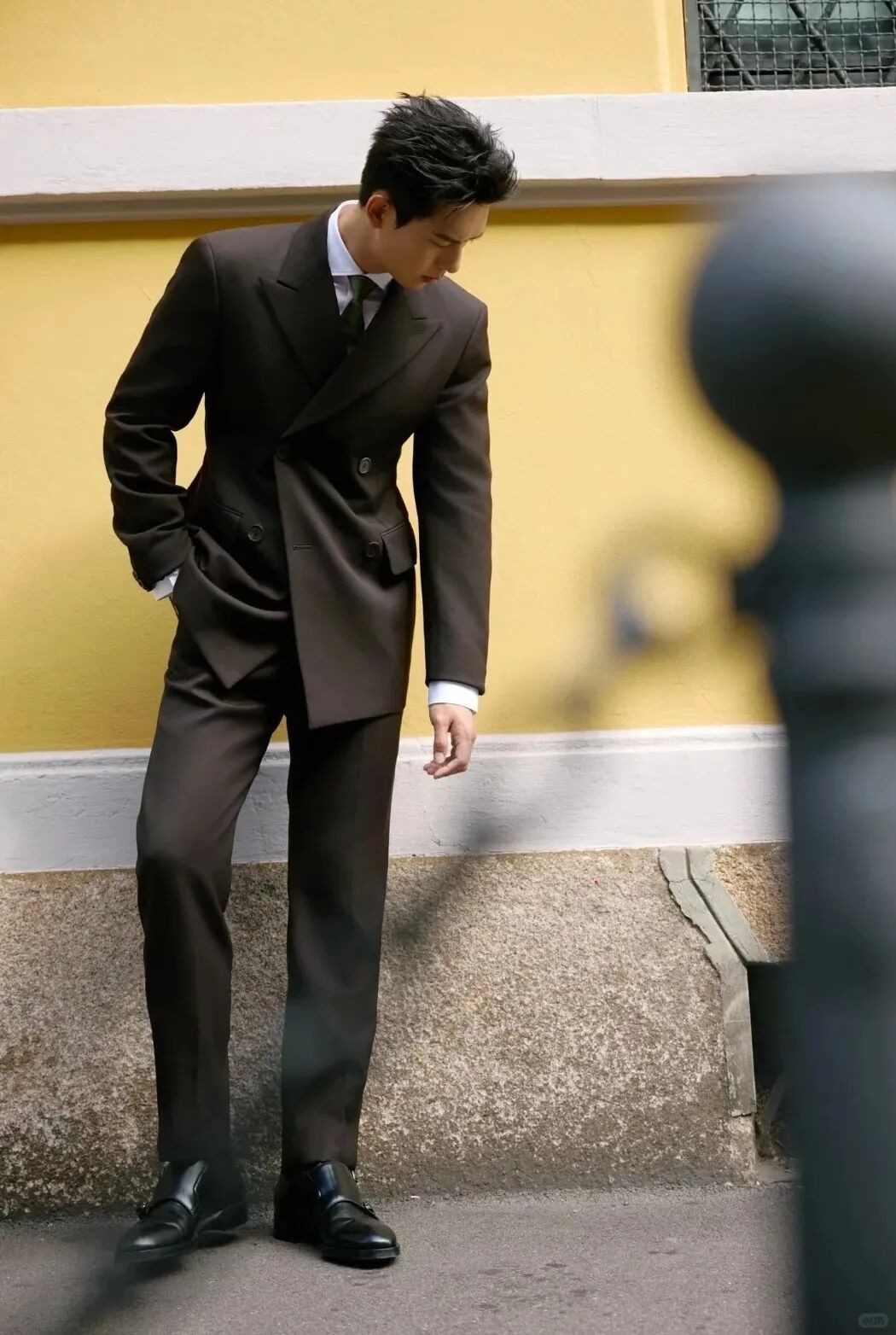 如何穿出“决策者”气场？教你用西装展现沉稳与分寸感！