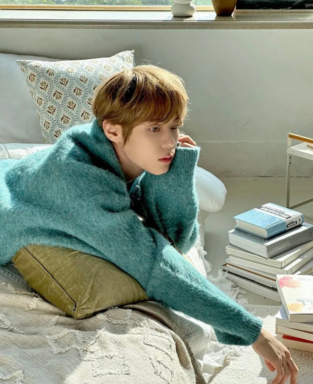 人间理想型穿搭！一键复制尹书彬的“有趣灵魂”穿衣经！