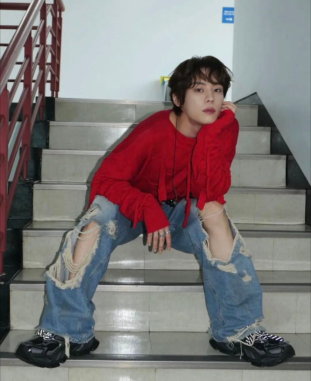 人间理想型穿搭！一键复制尹书彬的“有趣灵魂”穿衣经！